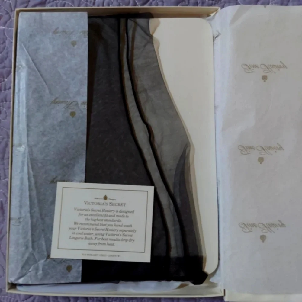 Y2k Victoria's Secret Fine Hosiery Backseam Ultra Sheer Off Black & White Set 2!